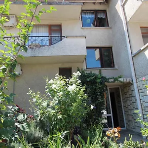 Izgrev Sarafovo Guest house Burgas